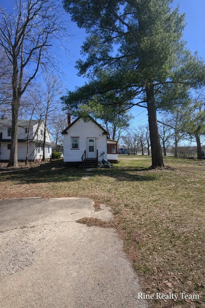 2337 6th Street Muskegon Heights City MI 49444