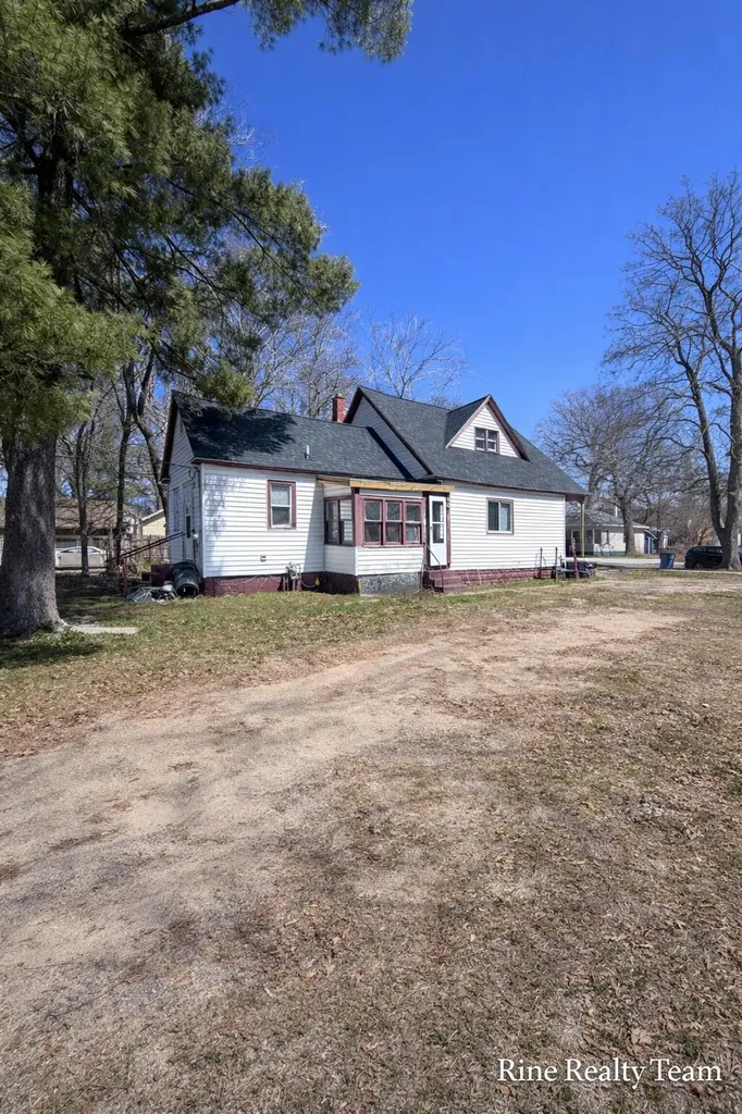 2337 6th Street Muskegon Heights City MI 49444