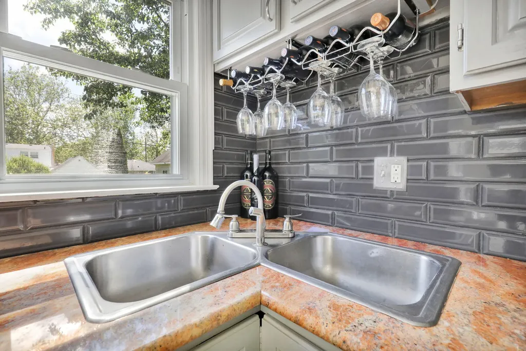 3201 Sablain Parkway Drive Lansing City MI 48910