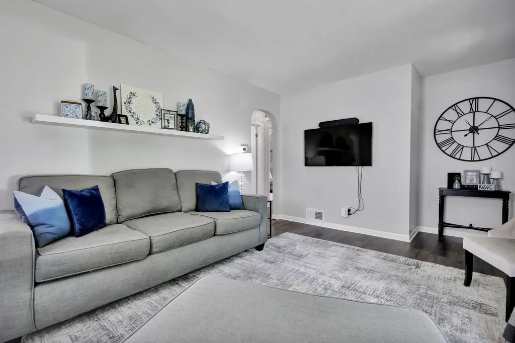 3201 Sablain Parkway Drive Lansing City MI 48910