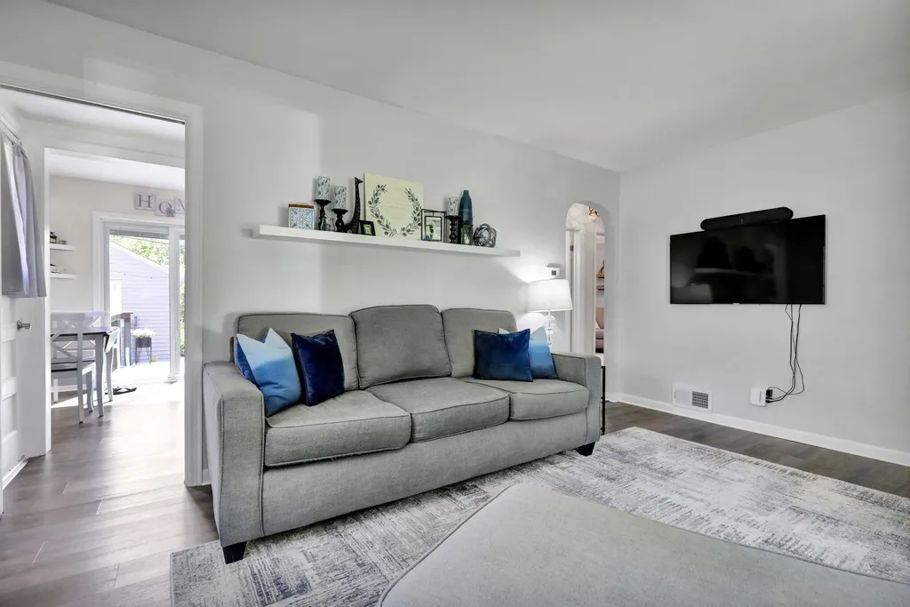 3201 Sablain Parkway Drive Lansing City MI 48910