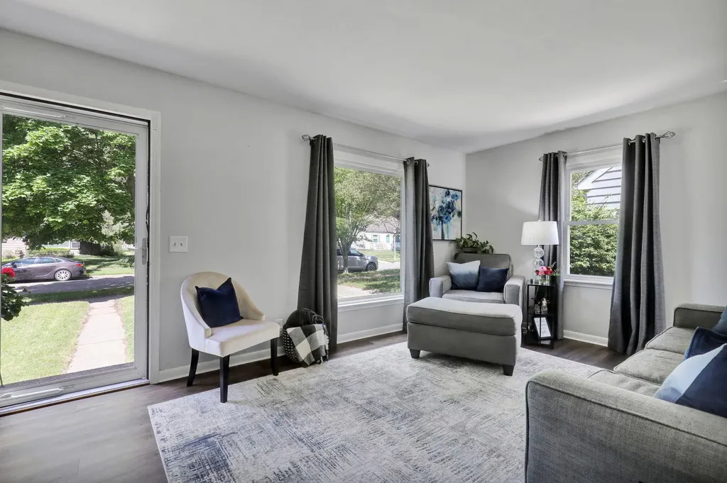 3201 Sablain Parkway Drive Lansing City MI 48910