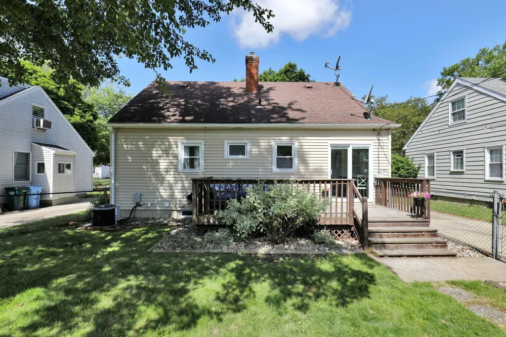 3201 Sablain Parkway Drive Lansing City MI 48910