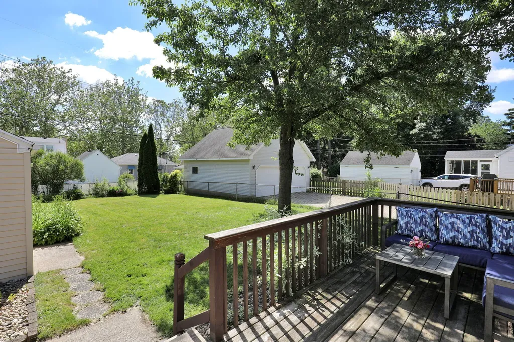 3201 Sablain Parkway Drive Lansing City MI 48910