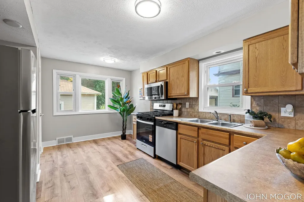1035 Alexander Street SE Grand Rapids City MI 49507