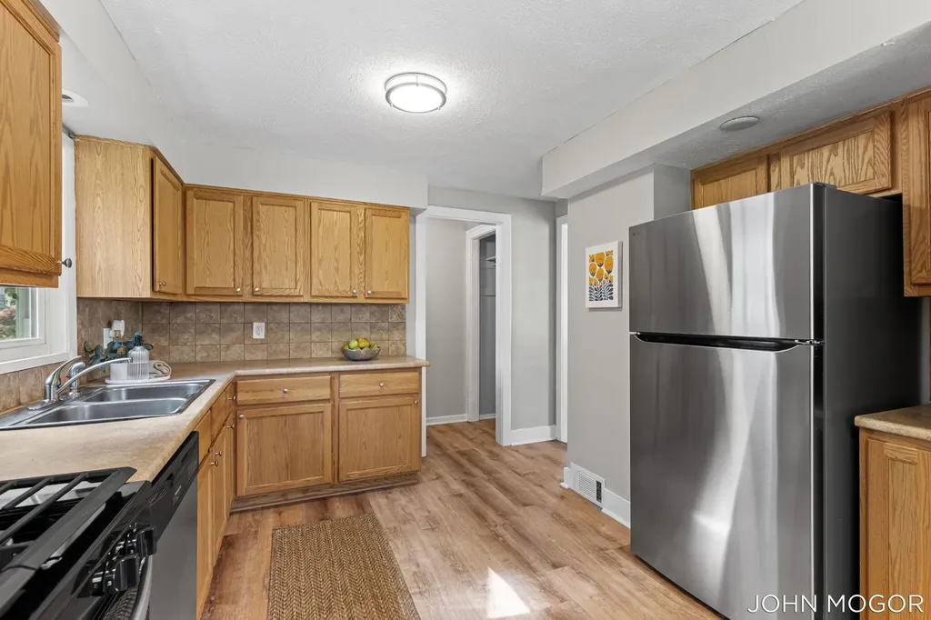1035 Alexander Street SE Grand Rapids City MI 49507