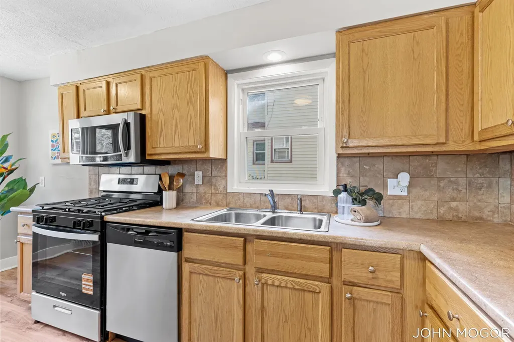1035 Alexander Street SE Grand Rapids City MI 49507