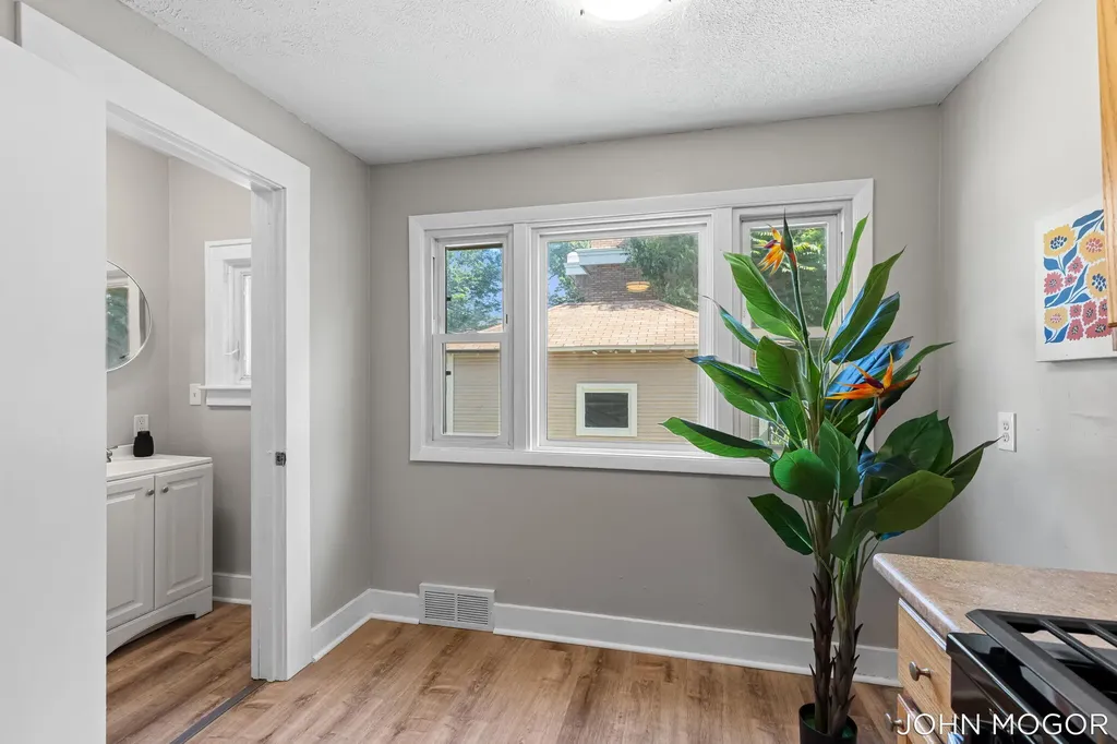 1035 Alexander Street SE Grand Rapids City MI 49507