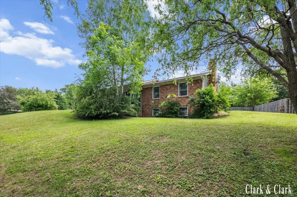 2068 Jamestown Drive SE Kentwood City MI 49508