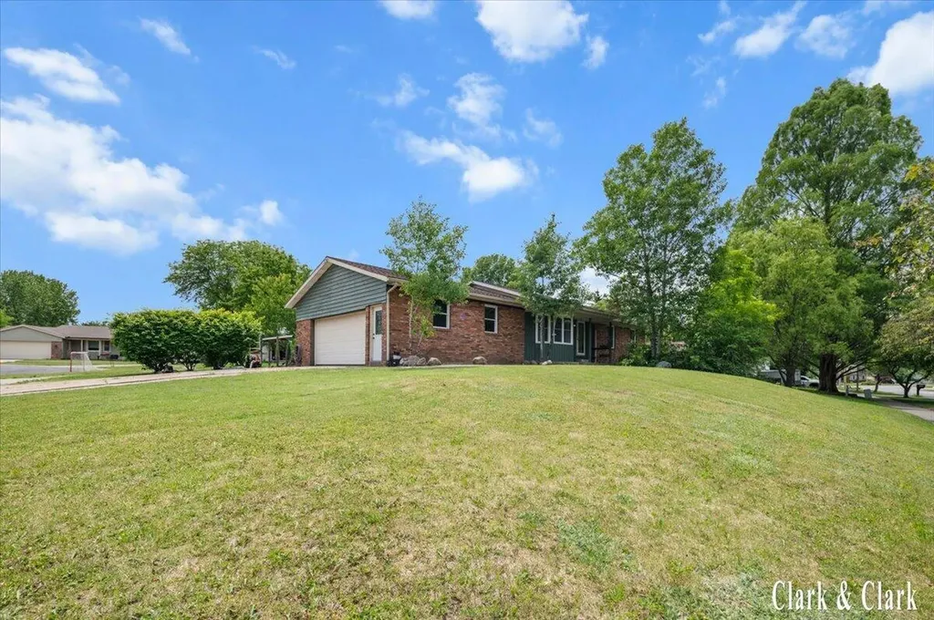 2068 Jamestown Drive SE Kentwood City MI 49508