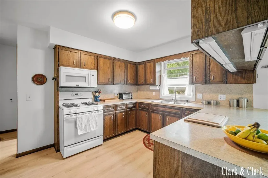 2068 Jamestown Drive SE Kentwood City MI 49508