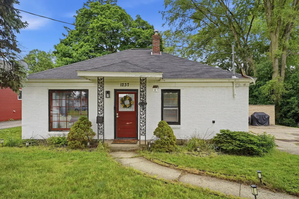 1237 Fuller Avenue NE Grand Rapids City MI 49505