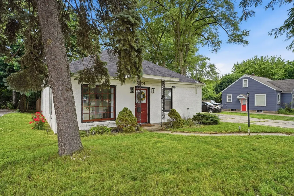 1237 Fuller Avenue NE Grand Rapids City MI 49505
