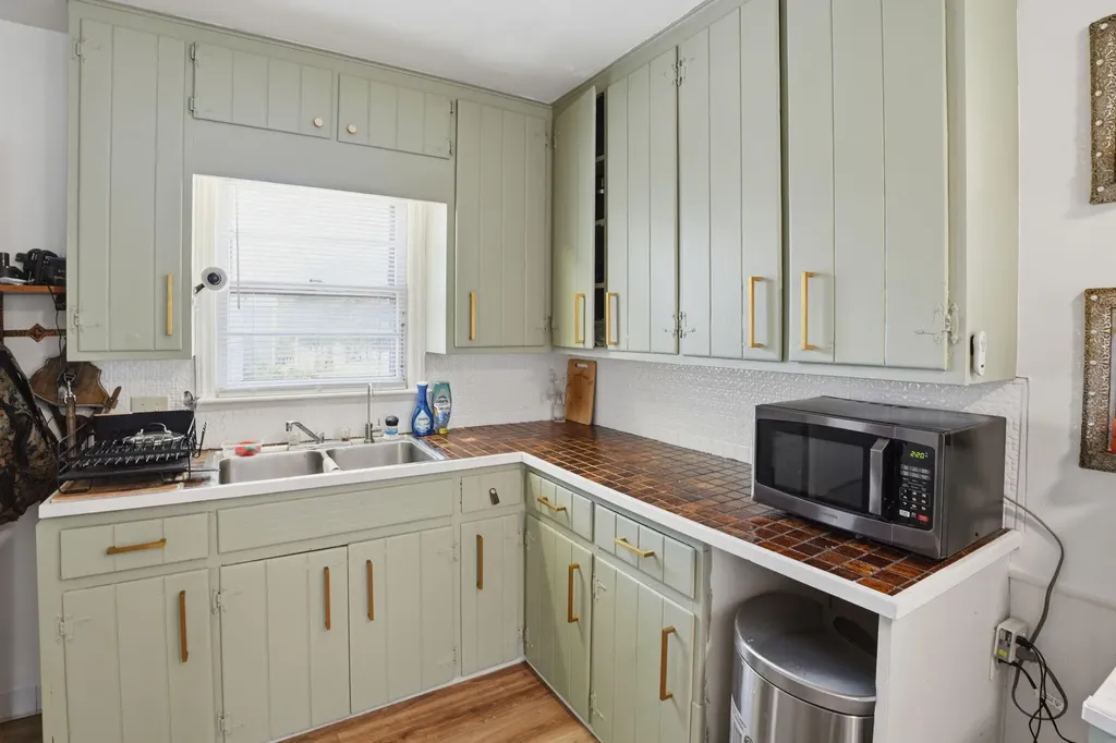 1237 Fuller Avenue NE Grand Rapids City MI 49505