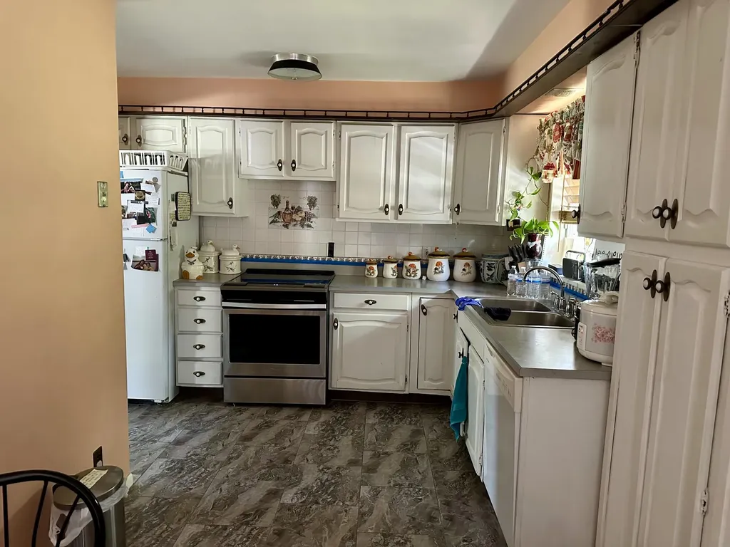 1807 S Lake Mitchell Drive Cherry Grove Township MI 49601