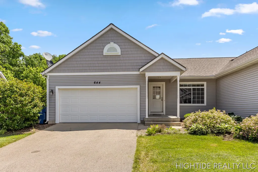 644 Wren Court Middleville Village MI 49333