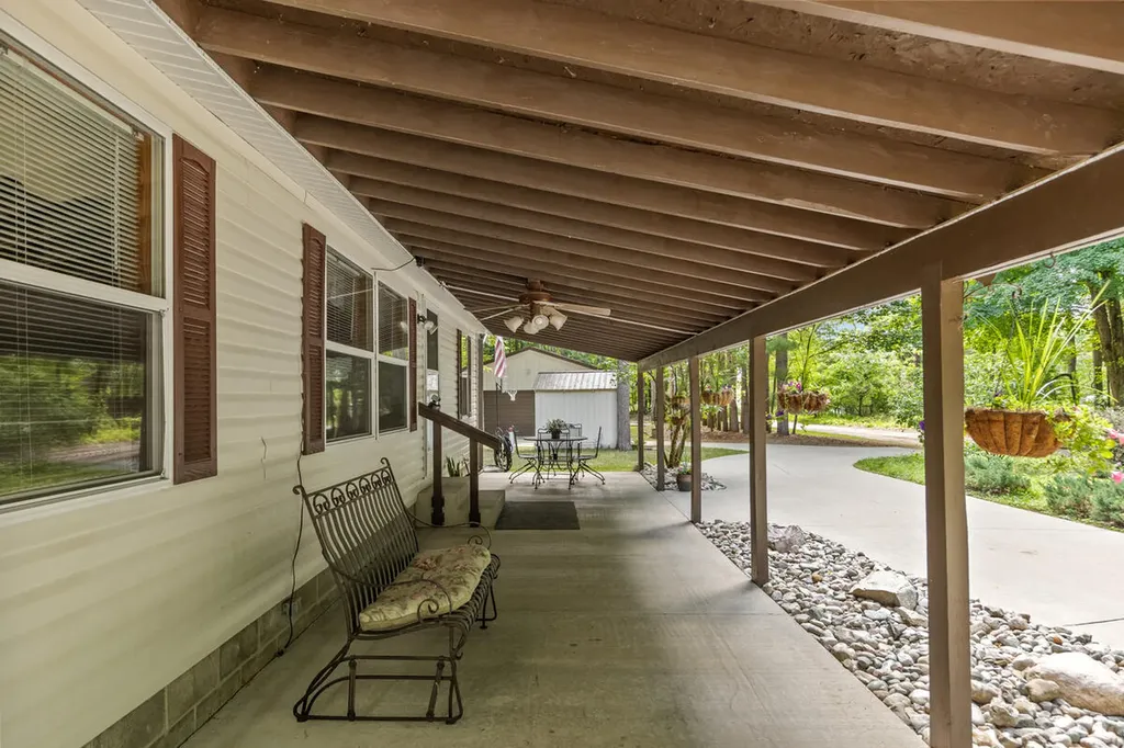 6009 Keeney Drive Belvidere Township MI 48886