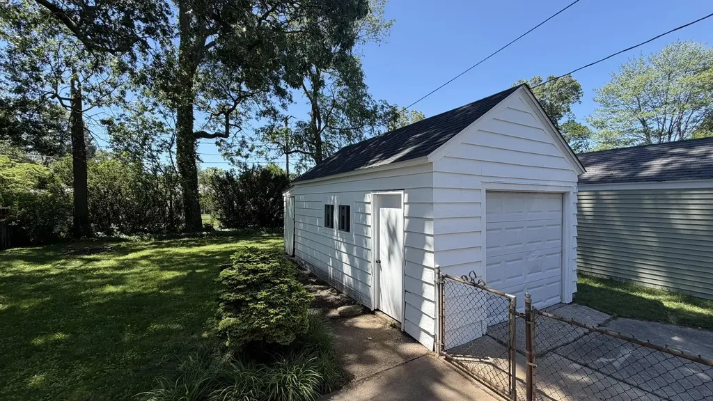 2345 Harding Muskegon City MI 49441