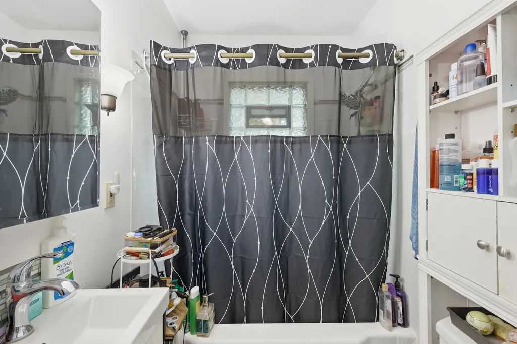 923 Colrain Street SW Wyoming City MI 49509
