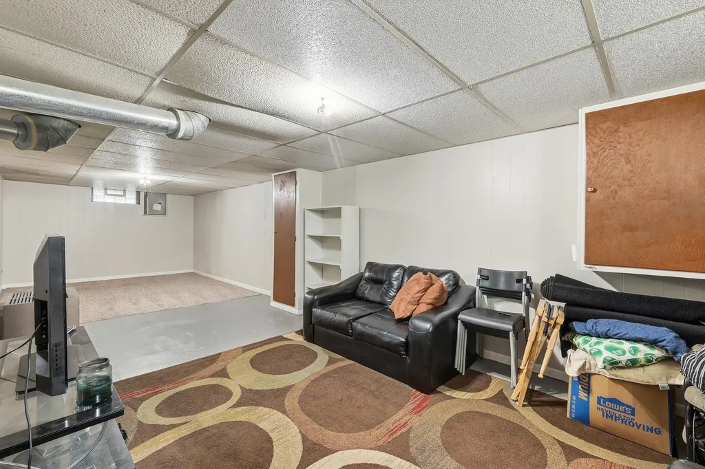 923 Colrain Street SW Wyoming City MI 49509