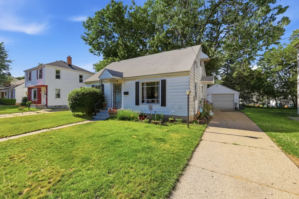 923 Colrain Street SW Wyoming City MI 49509