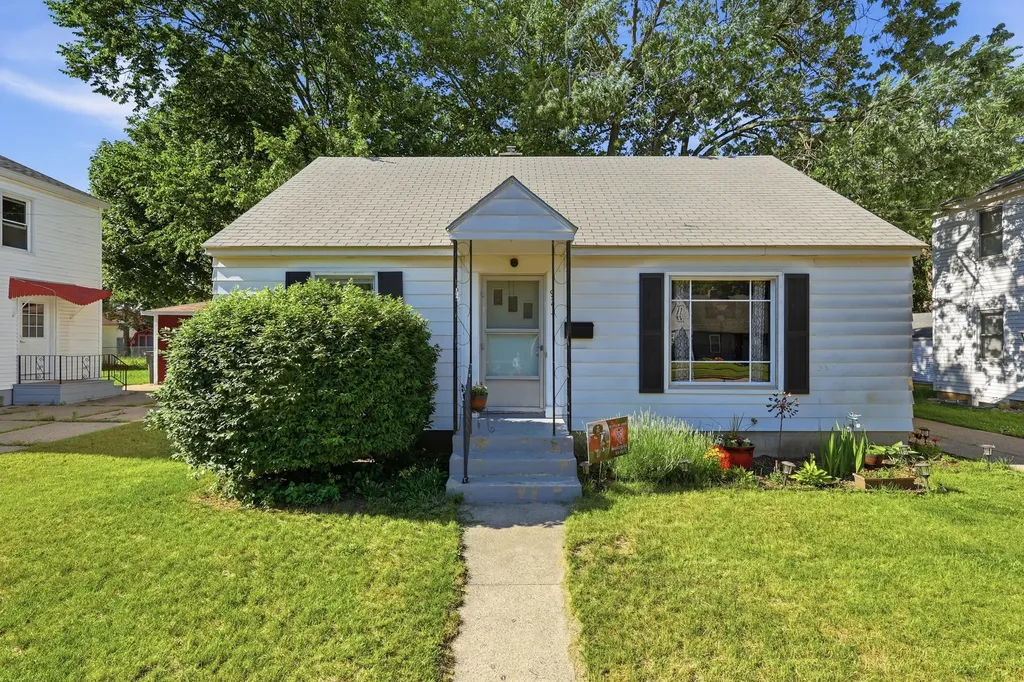 923 Colrain Street SW Wyoming City MI 49509