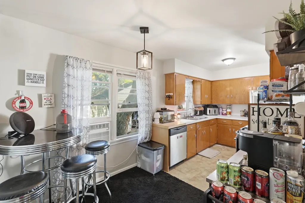 923 Colrain Street SW Wyoming City MI 49509