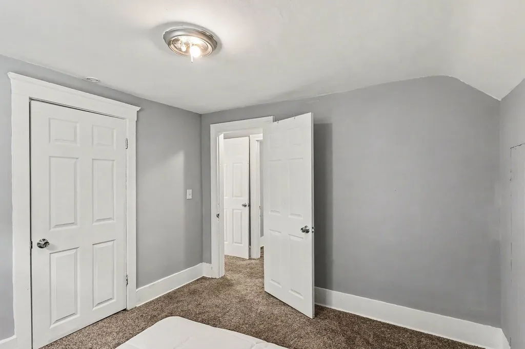 1222 E Kalamazoo Street Lansing City MI 48912