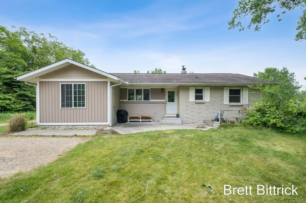 2810 20 Mile Road NW Tyrone Township MI 49330