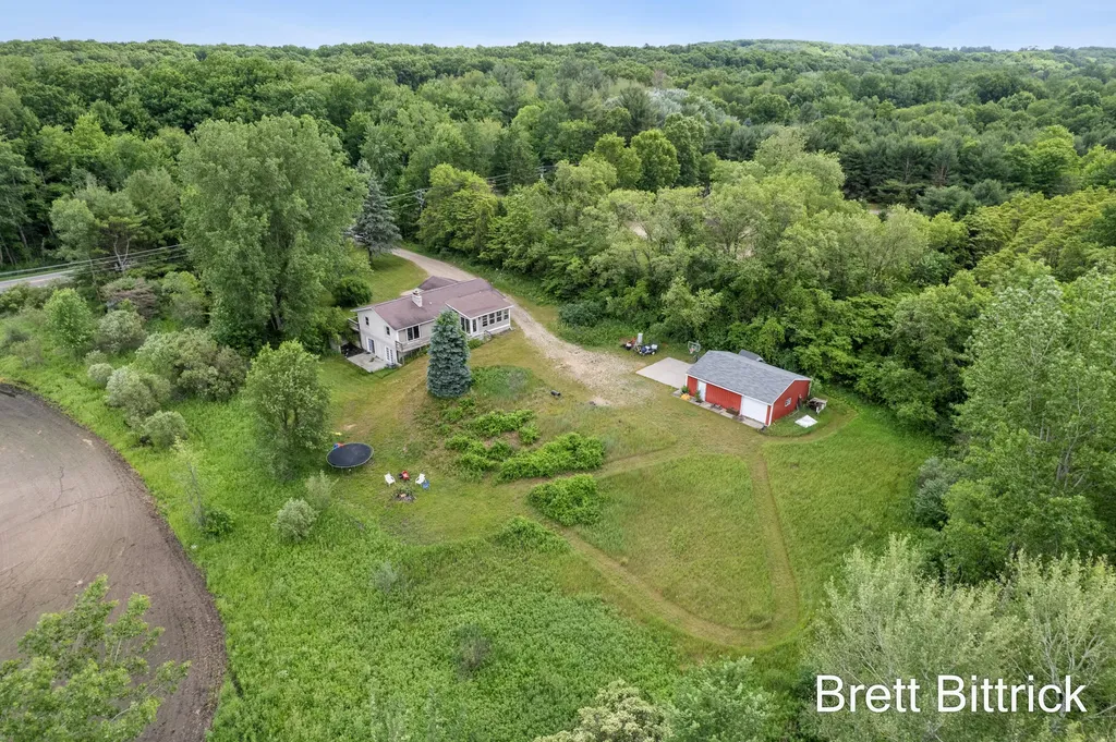 2810 20 Mile Road NW Tyrone Township MI 49330