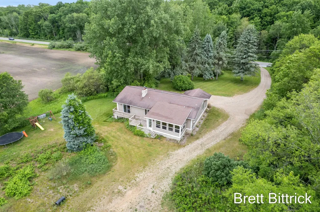 2810 20 Mile Road NW Tyrone Township MI 49330