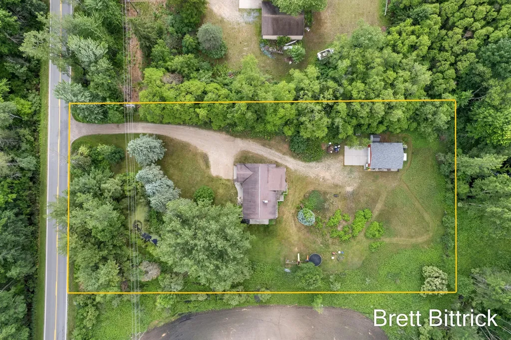 2810 20 Mile Road NW Tyrone Township MI 49330