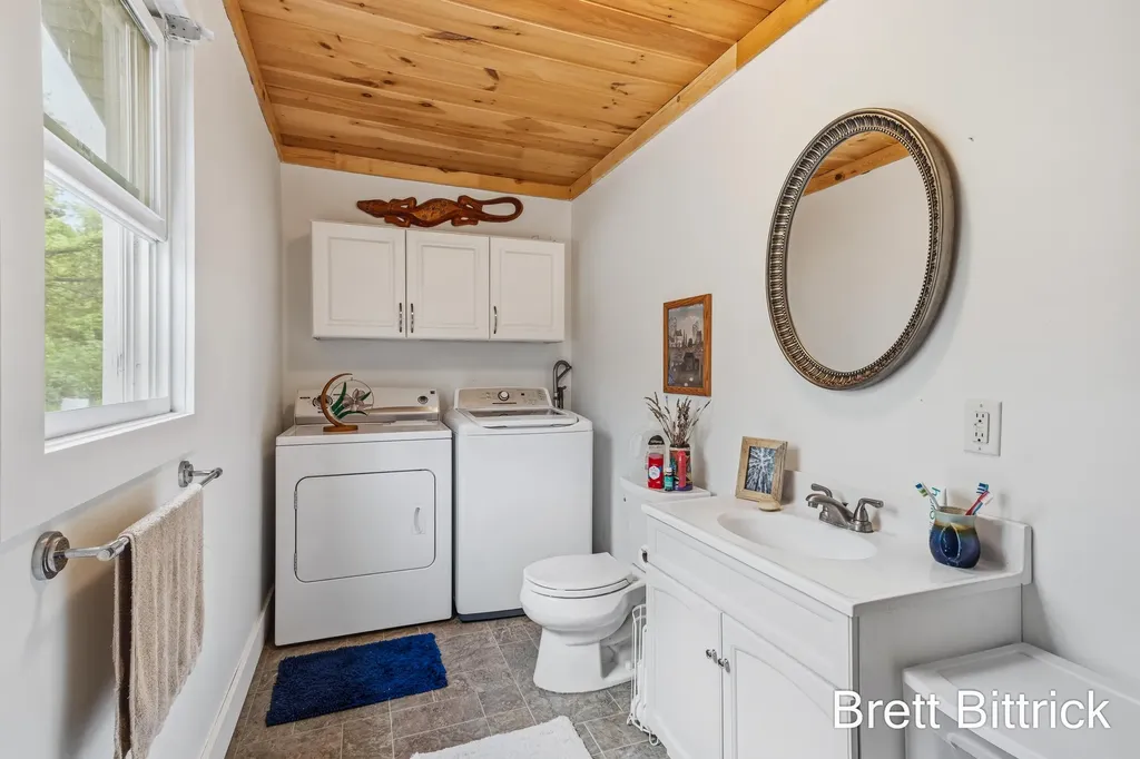 2810 20 Mile Road NW Tyrone Township MI 49330