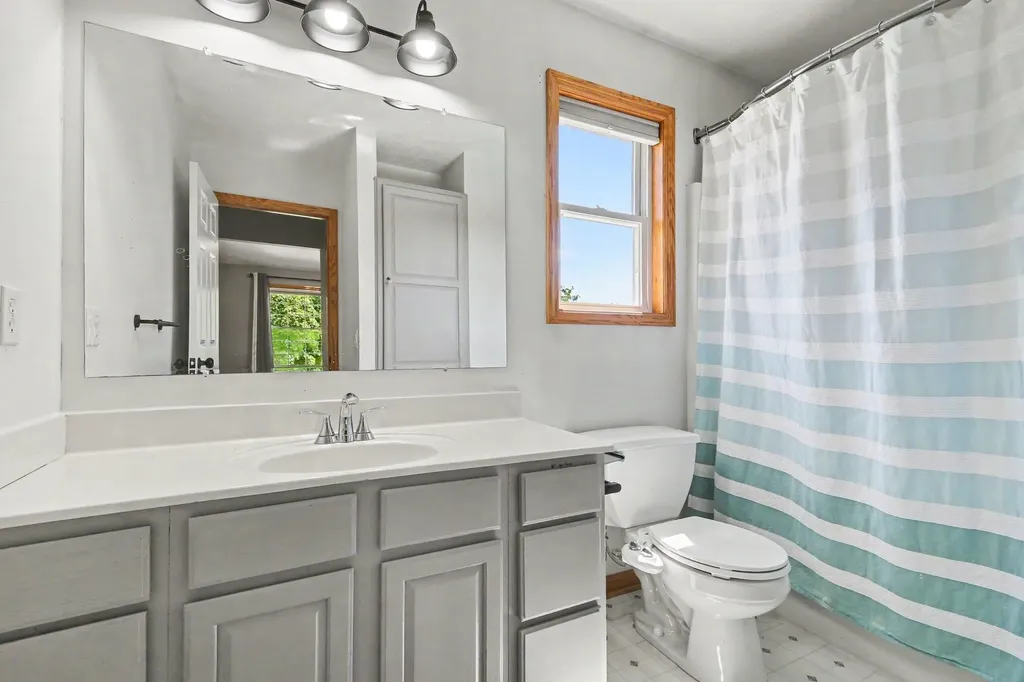 1090 Cumberland Avenue SE Vergennes Township MI 49331