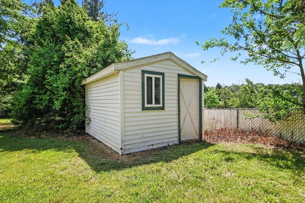 1090 Cumberland Avenue SE Vergennes Township MI 49331