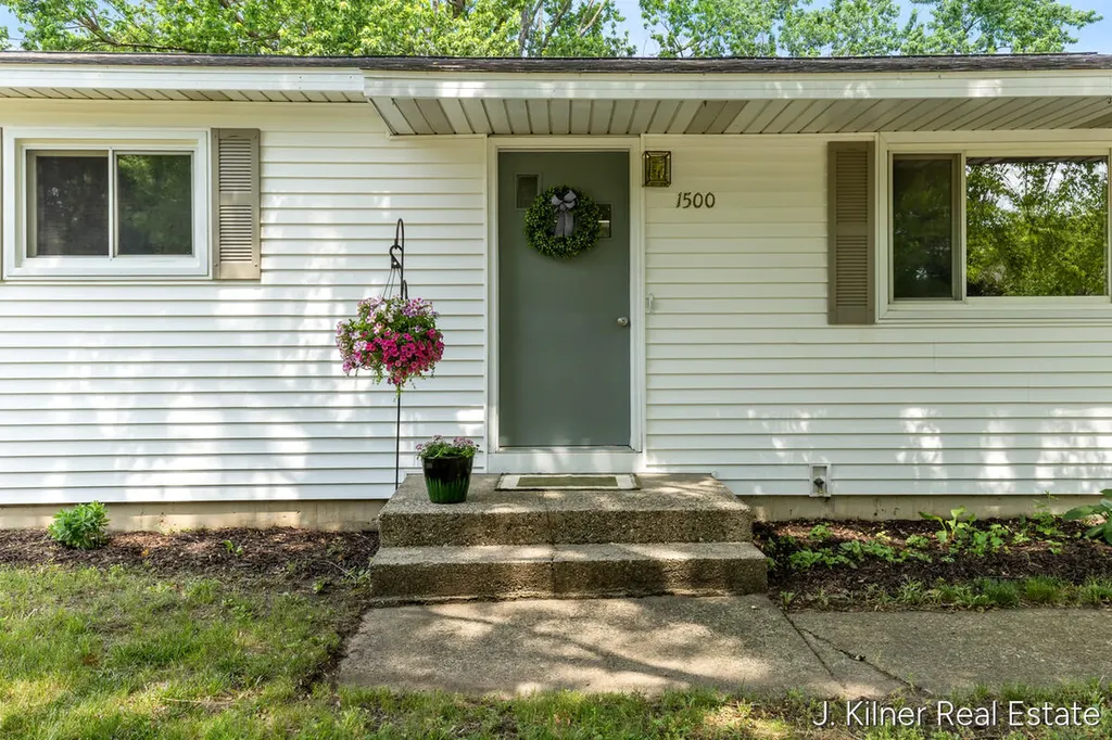 1500 Carol Lynne Drive Lowell City MI 49331