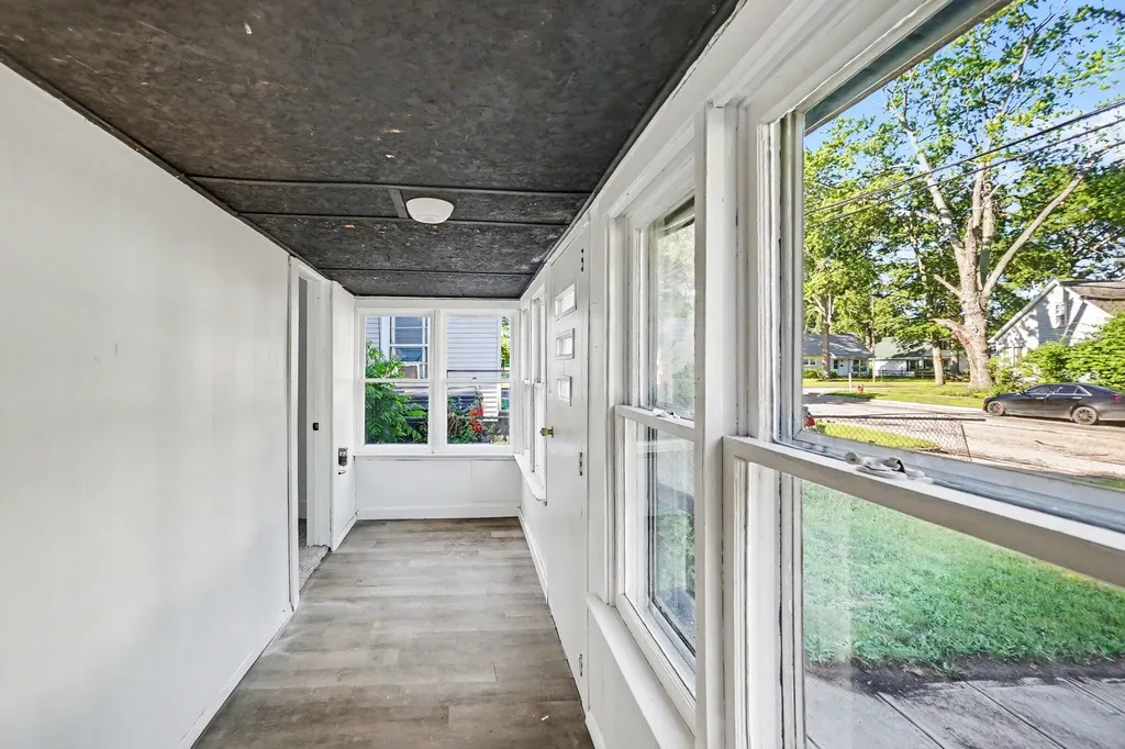 2484 Lincoln Street Muskegon City MI 49441