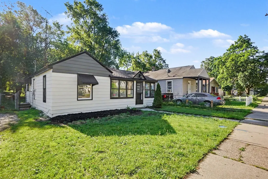 2484 Lincoln Street Muskegon City MI 49441