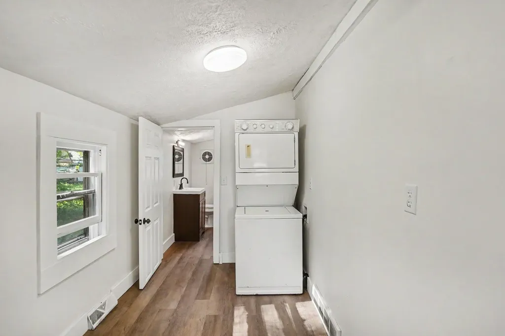 2484 Lincoln Street Muskegon City MI 49441