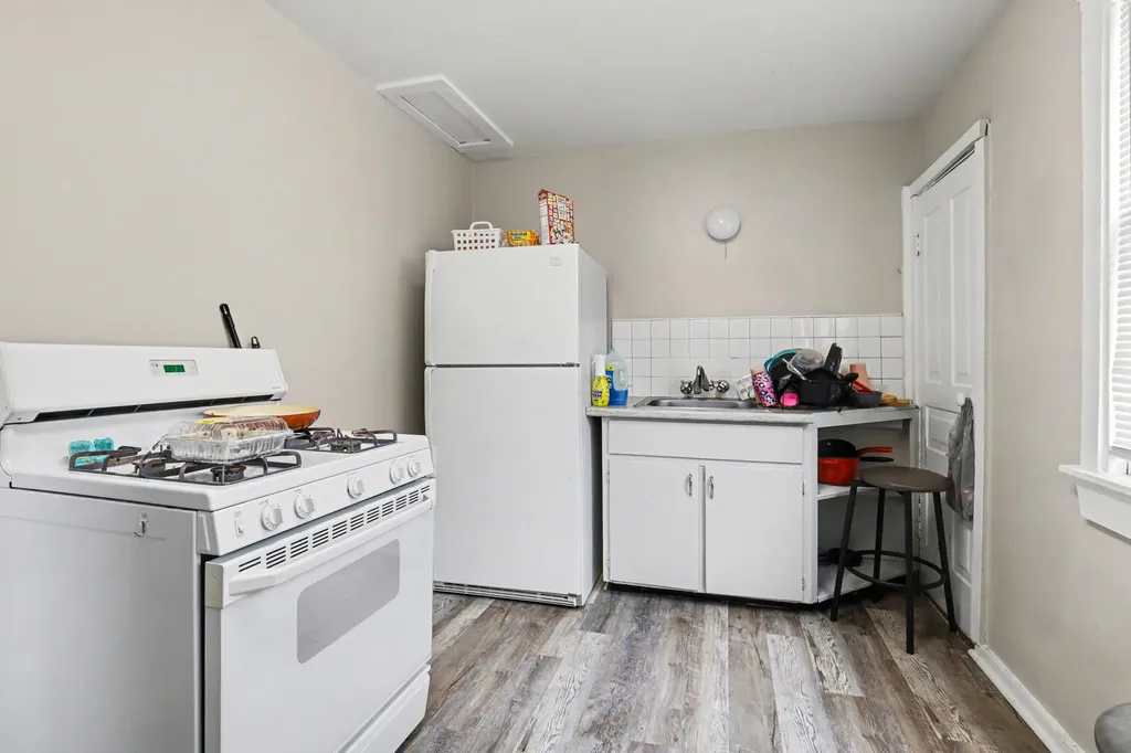 1242 Alpine Avenue NW Grand Rapids City MI 49504