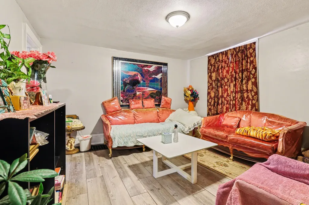 1242 Alpine Avenue NW Grand Rapids City MI 49504