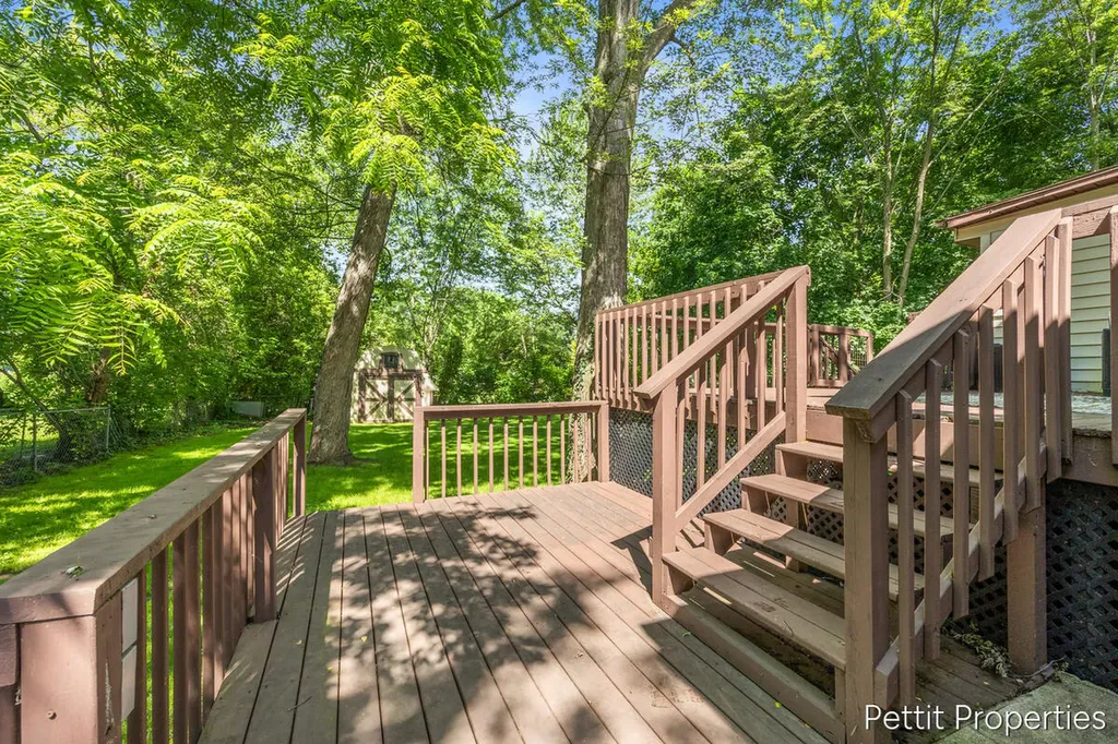 417 S Stewart Avenue Fremont City MI 49412