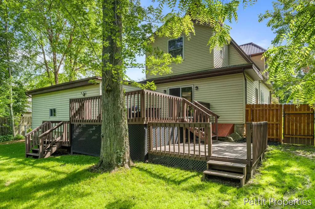 417 S Stewart Avenue Fremont City MI 49412
