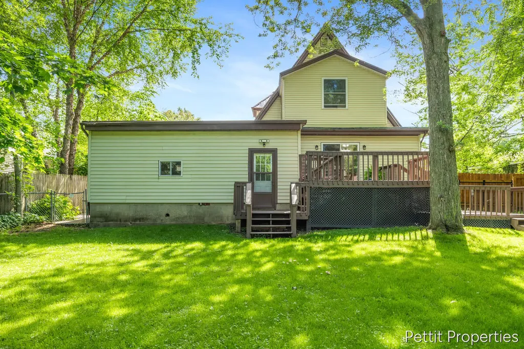417 S Stewart Avenue Fremont City MI 49412
