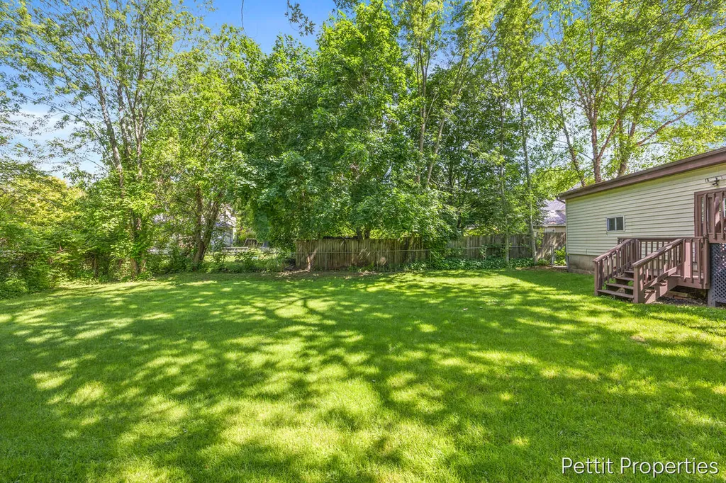 417 S Stewart Avenue Fremont City MI 49412