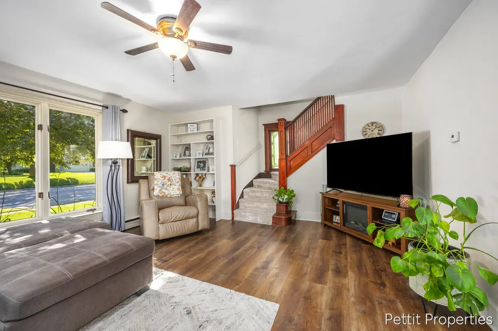 417 S Stewart Avenue Fremont City MI 49412