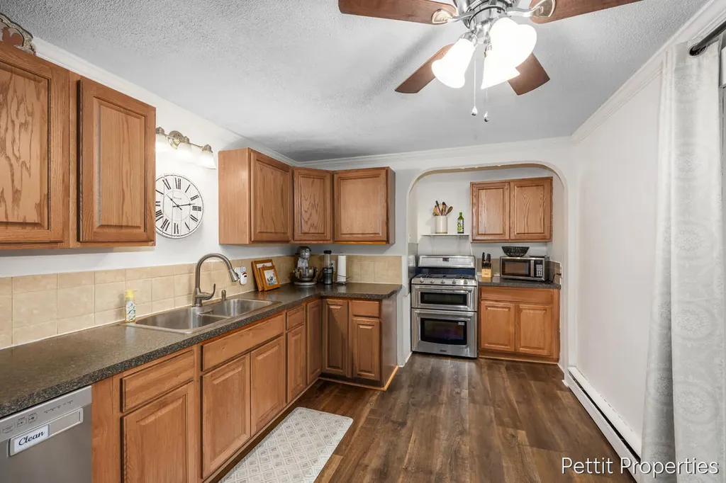417 S Stewart Avenue Fremont City MI 49412