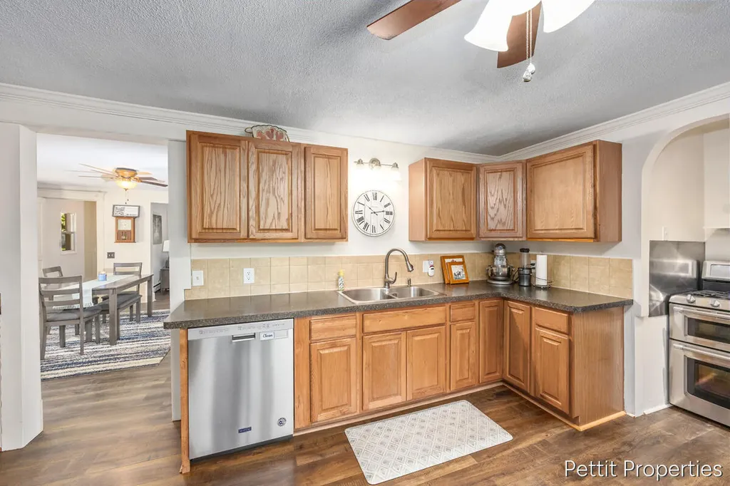 417 S Stewart Avenue Fremont City MI 49412