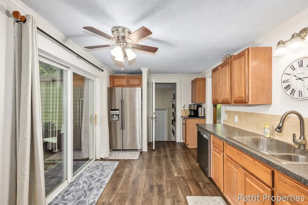 417 S Stewart Avenue Fremont City MI 49412