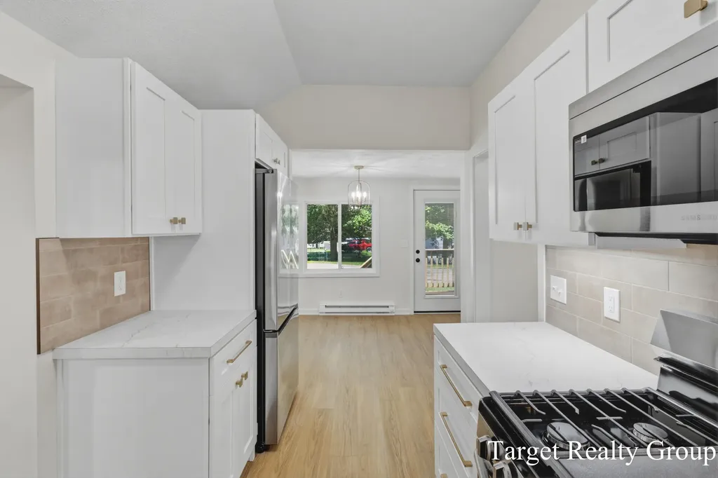 8660 Merry Drive NE Cannon Township MI 49341